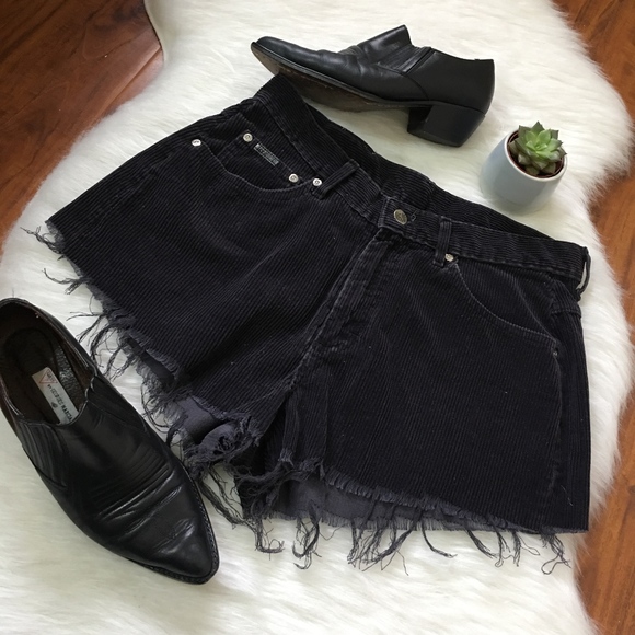 ⚡️LEE Vintage black corduroy high-waist shorts - Picture 2 of 4